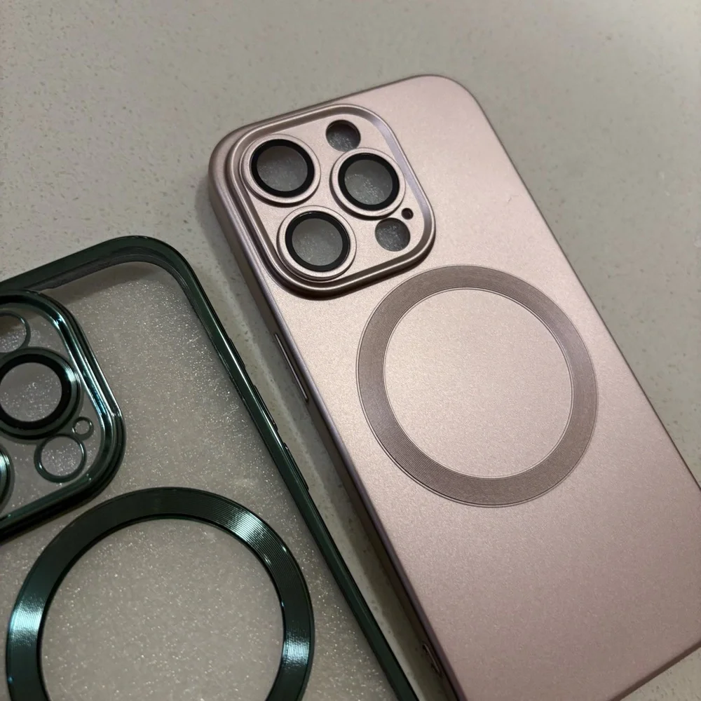 iPhone 15 Pro MagSafe Phone Case - Green and Pink